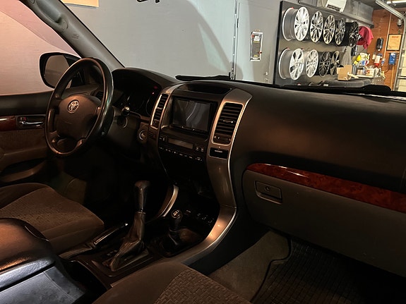 Toyota Land Cruiser 18 of 26