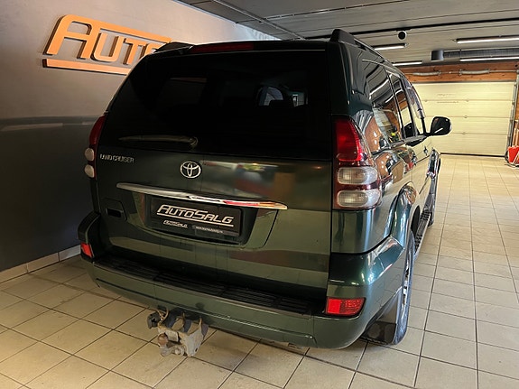 Toyota Land Cruiser 9 of 26