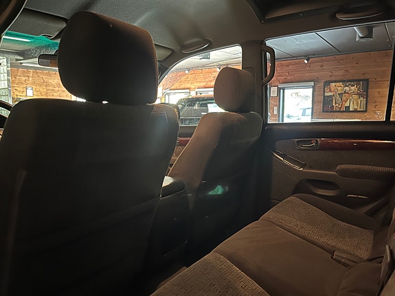 Toyota Land Cruiser 24 of 26