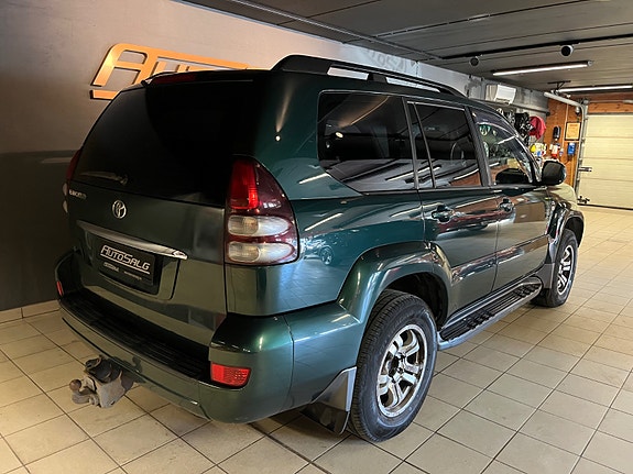 Toyota Land Cruiser 8 of 26