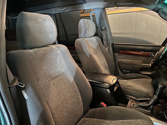 Toyota Land Cruiser 20 of 26