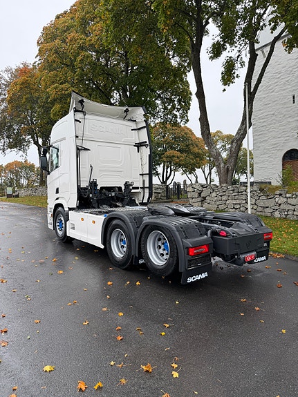 Scania R560 3 of 9