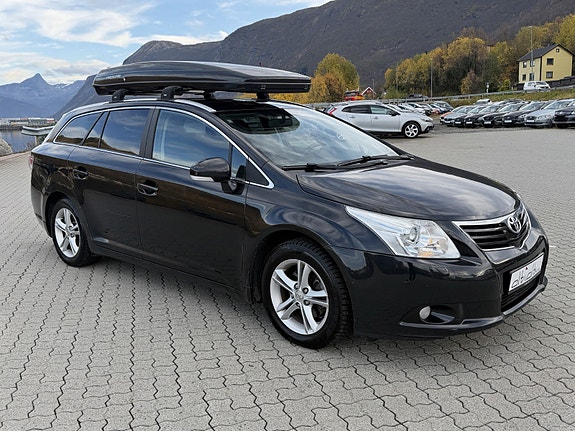Toyota Avensis 2 of 12