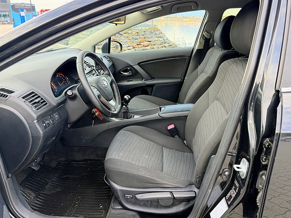 Toyota Avensis 5 of 12