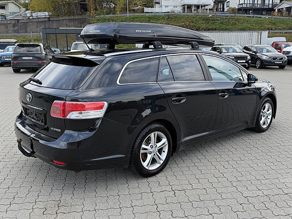 Toyota Avensis 3 of 12