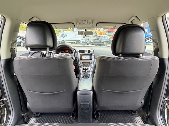 Toyota Avensis 11 of 12