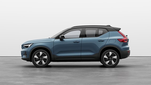 Volvo XC40 6 of 26