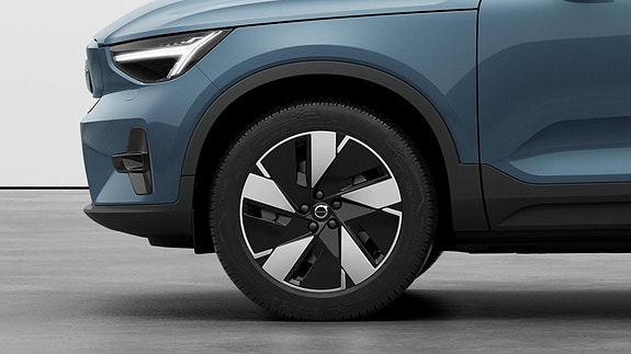 Volvo XC40 14 of 26