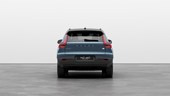 Volvo XC40 5 of 26