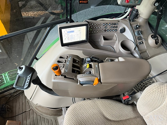 John Deere 6210R traktor 22 of 30