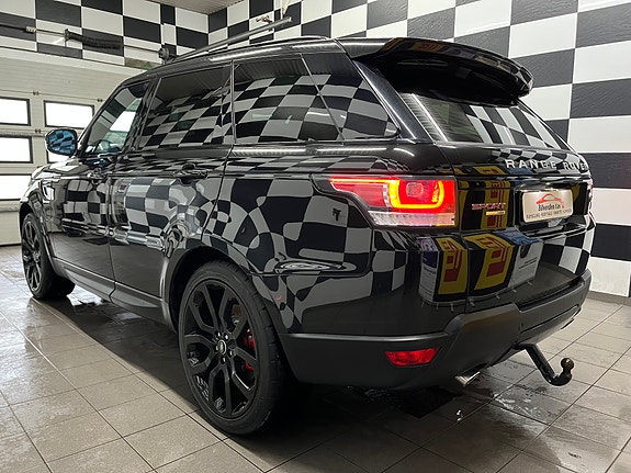 Land Rover Range Rover Sport 10 of 30