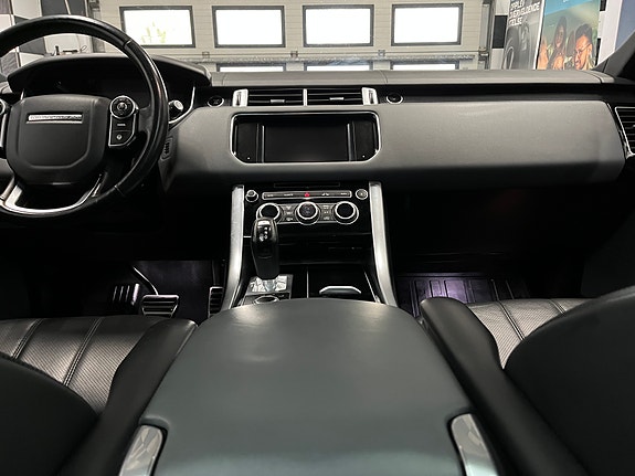 Land Rover Range Rover Sport 29 of 30