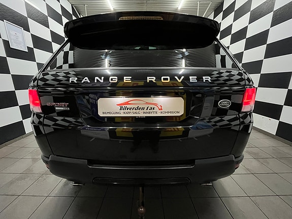Land Rover Range Rover Sport 9 of 30