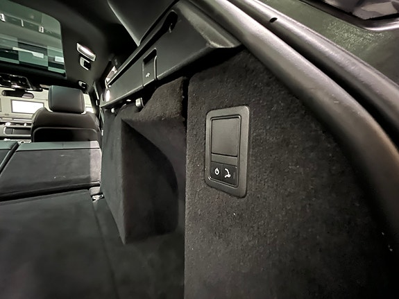 Land Rover Range Rover Sport 17 of 30