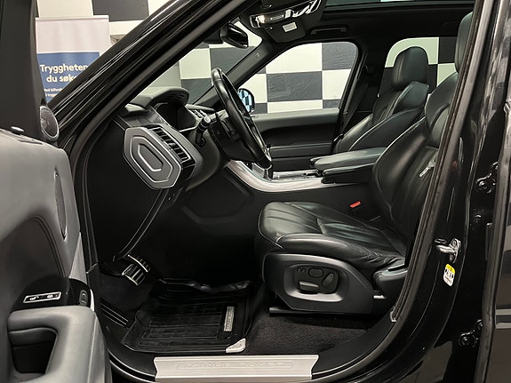 Land Rover Range Rover Sport 19 of 30