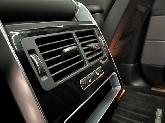 Land Rover Range Rover Sport 27 of 30