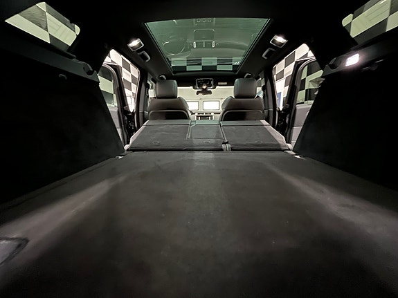 Land Rover Range Rover Sport 16 of 30