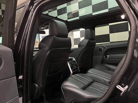 Land Rover Range Rover Sport 26 of 30