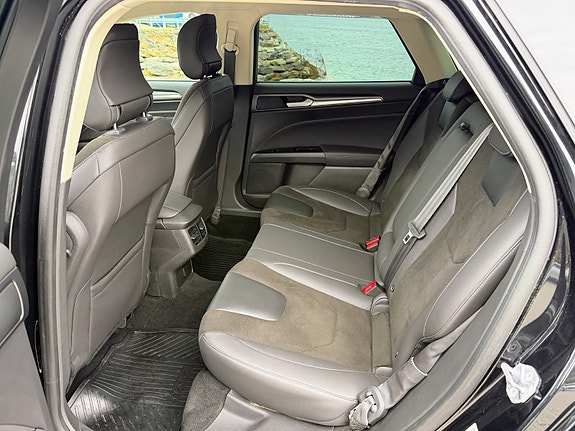 Ford Mondeo 8 of 12