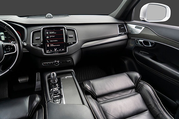 Volvo XC90 21 of 30