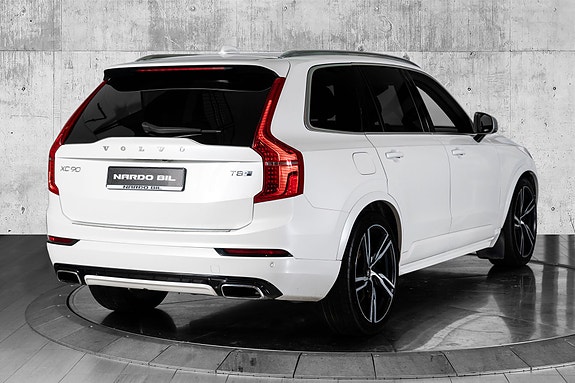 Volvo XC90 8 of 30