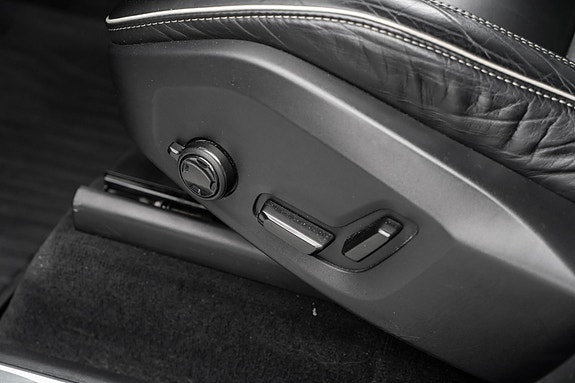 Volvo XC90 17 of 30