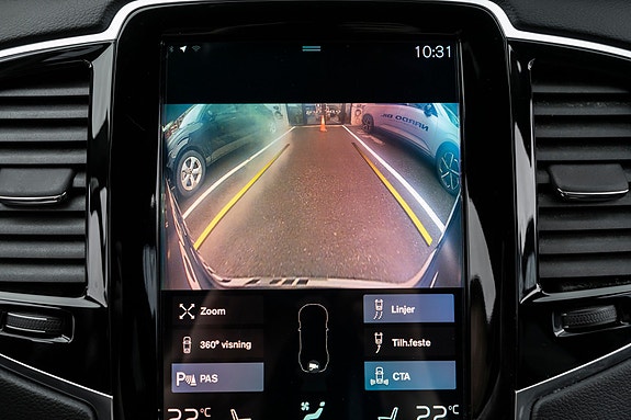Volvo XC90 15 of 30
