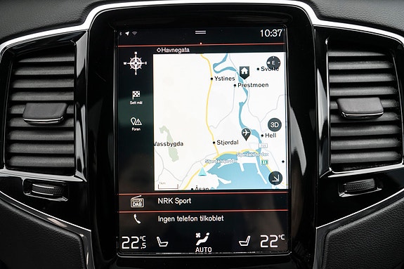 Volvo XC90 13 of 30
