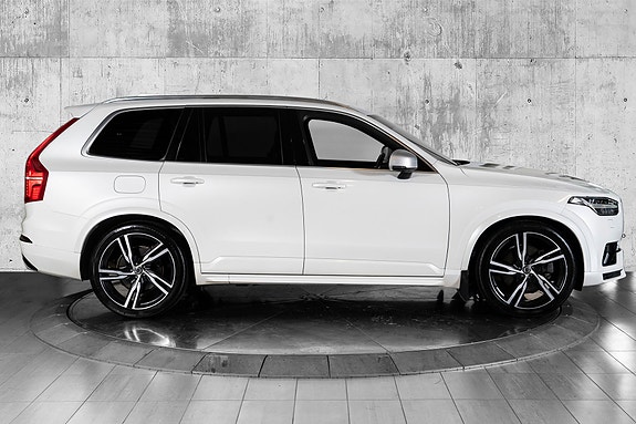 Volvo XC90 9 of 30