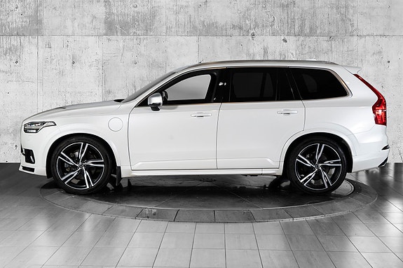 Volvo XC90 4 of 30