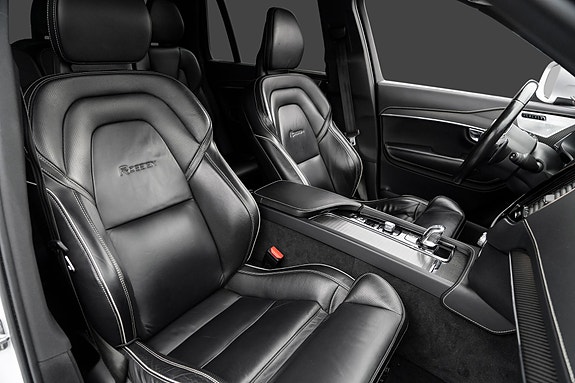 Volvo XC90 18 of 30