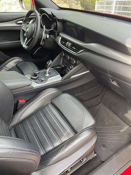 Alfa Romeo Stelvio 14 of 24