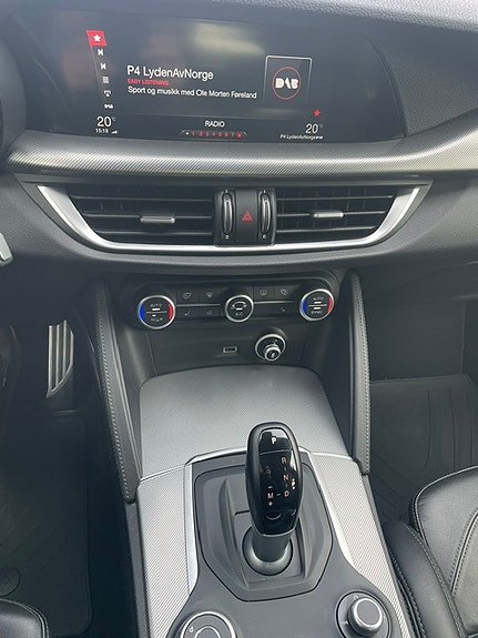 Alfa Romeo Stelvio 16 of 24