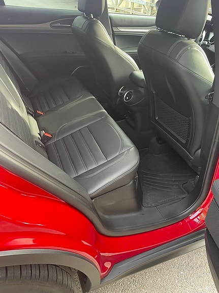 Alfa Romeo Stelvio 13 of 24