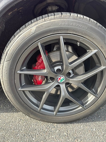 Alfa Romeo Stelvio 21 of 24