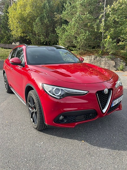 Alfa Romeo Stelvio 3 of 24