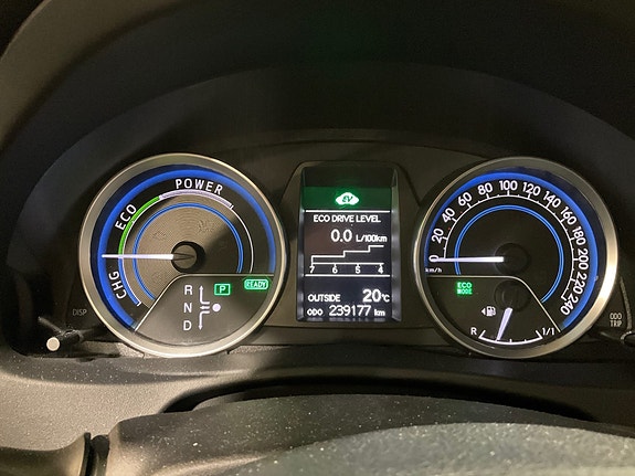 Toyota Auris 14 of 16