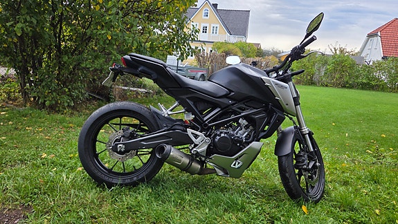 Honda CB 125 R 4 of 8