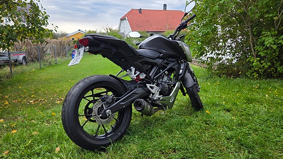 Honda CB 125 R 3 of 8