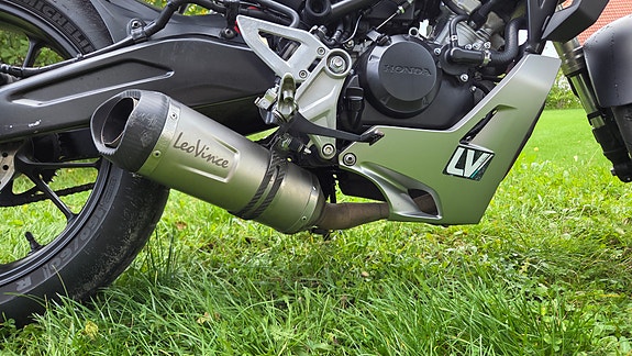 Honda CB 125 R 5 of 8