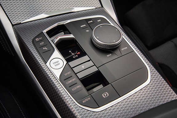 BMW i4 24 of 29