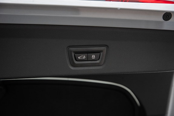 BMW i4 12 of 29