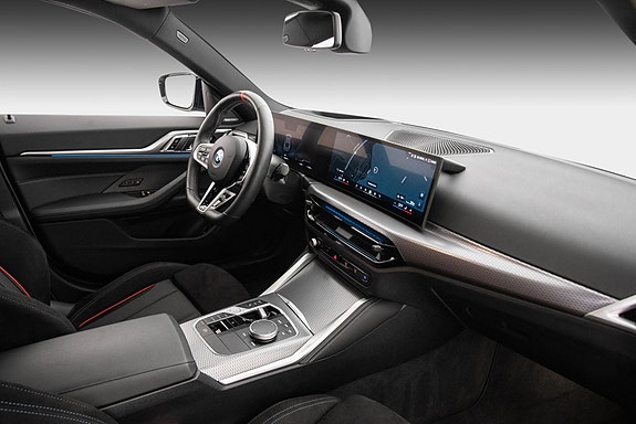 BMW i4 17 of 29