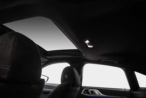 BMW i4 16 of 29