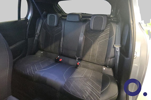 Peugeot e-208 16 of 26