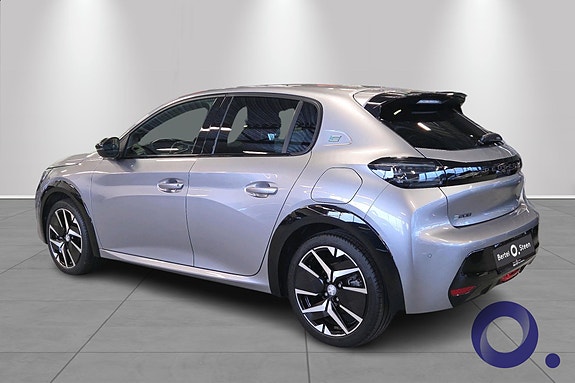Peugeot e-208 3 of 26
