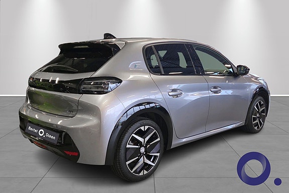 Peugeot e-208 5 of 26