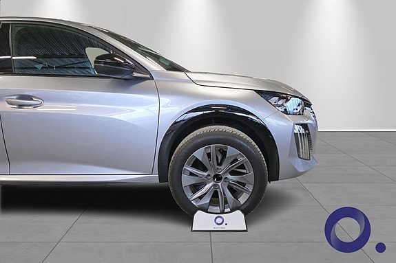 Peugeot e-208 9 of 26