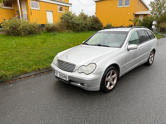 Mercedes-Benz C200 d 2 of 9