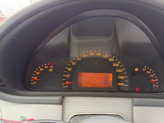 Mercedes-Benz C200 d 5 of 9
